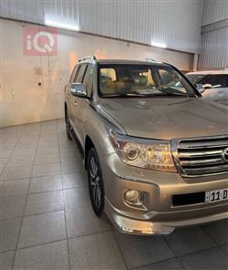 تۆیۆتا لاند کروزەر